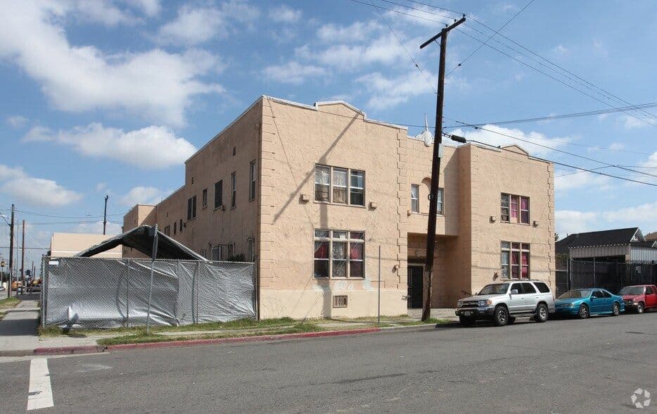 E 35Th St, Los Angeles, California